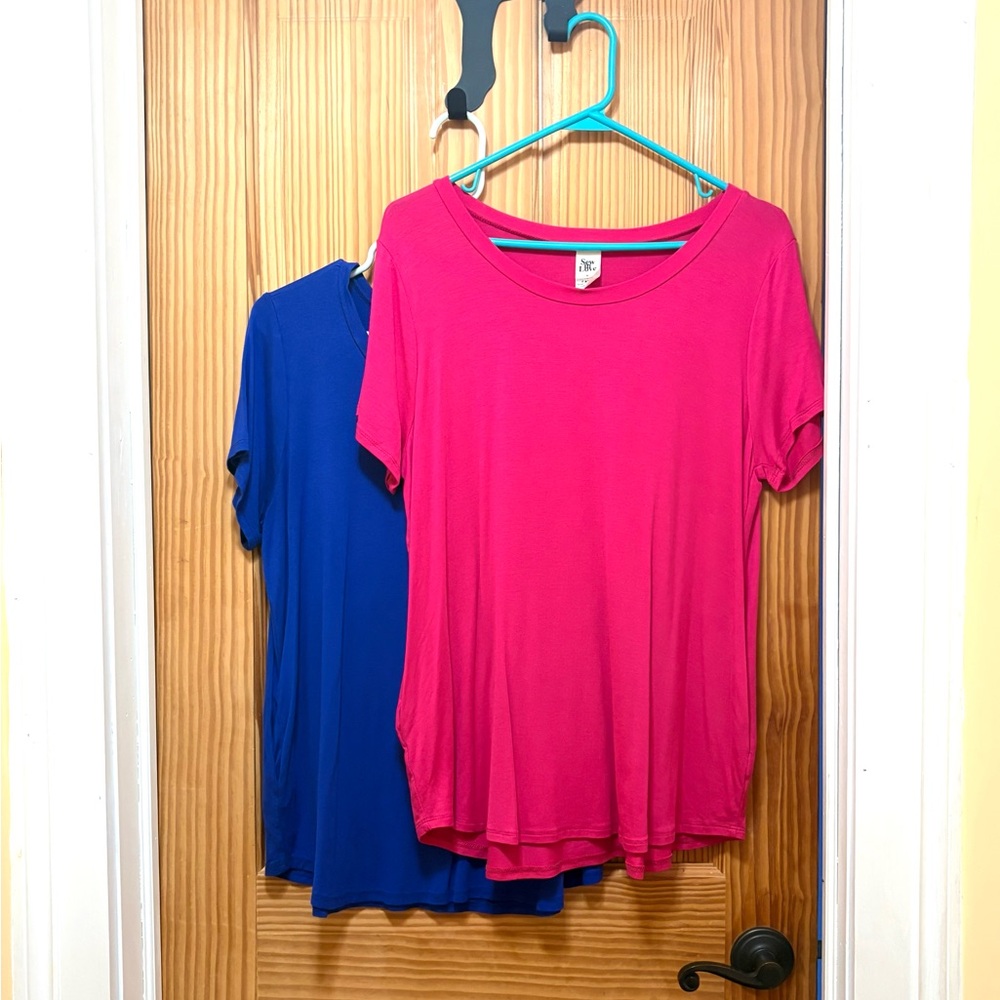 BUNDLE! Sew In Love Women’s Short Sleeve Tees With Side Pockets Blue & Pink Sz M